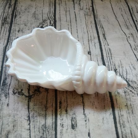 Porcelain Conch Candy Dish